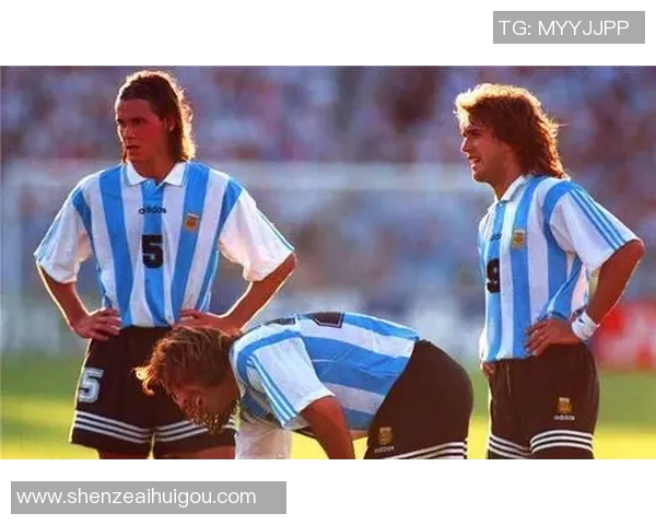 世界级足球后腰位置球星的传奇足迹与技术解析