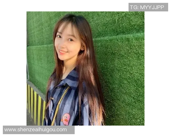 中国足球明星恋情曝光 女友美照引热议网络关注