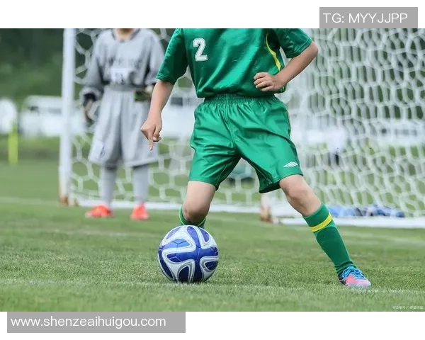 中国退役足球球星的人生新征程从绿茵场到多彩人生舞台 中国退役足球球星的人生新征程从绿茵场到多彩人生舞台