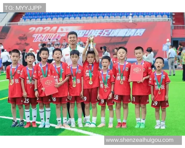 天才少年崭露头角引领足球新风潮突破极限成为世界足球的新希望