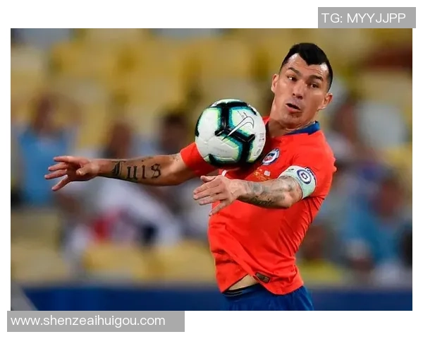 智利足球明星的崛起与挑战：从场上拼搏到国际舞台的荣耀与梦想